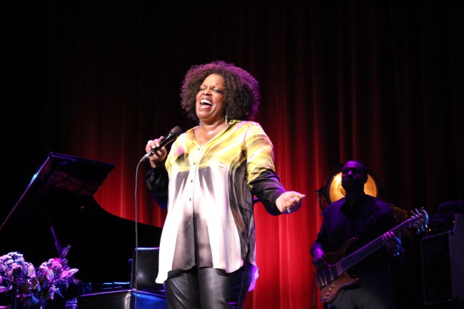 Dianne-Reeves_10982650674_o-650x433